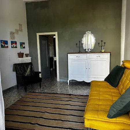 Alojamento de Acomodação e Pequeno-almoço A_casa_da_leo La Correggia